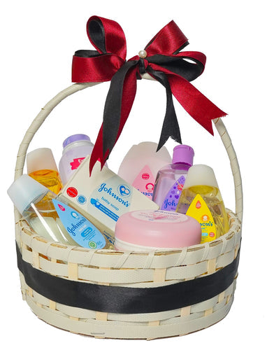 Redefining Newborn Gifting with Our Luxurious Selection