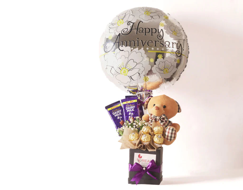 Surprise Your Lovely Spouse with Our Lovely Anniversary Combos