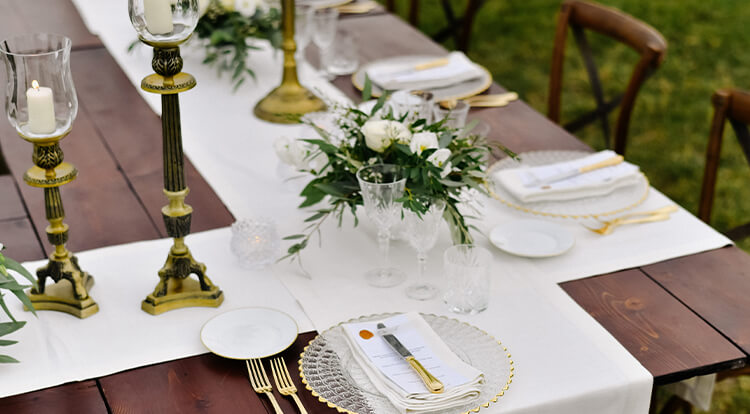 Flower Décor Ideas to Host a New Year’s Party