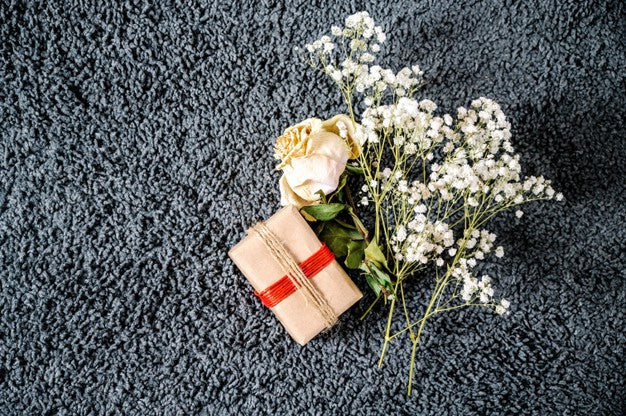 New Year Flowers and Gifts