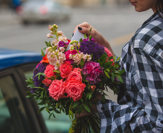 The Perfect Present Awaits-Online Gift and Flower Shopping in Pakistan