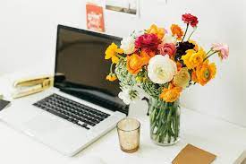 Surprise your loved ones and send flowers to their workplace