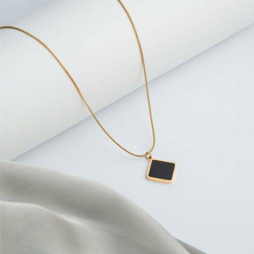 Noir Mirage Necklace - Real Flowers Pakistan