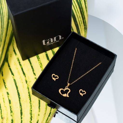 Amora Heart Pendant Set - Real Flowers Pakistan