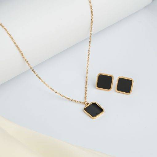 Noctura Luxe Pendant Set - Real Flowers Pakistan