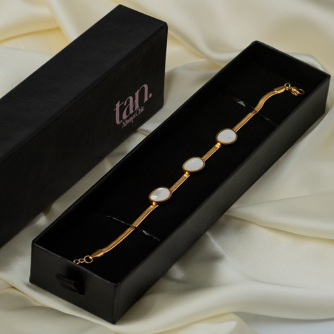 Selene Shell Bracelet