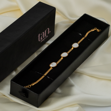 Selene Shell Bracelet