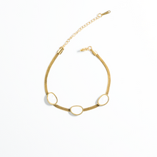 Selene Shell Bracelet