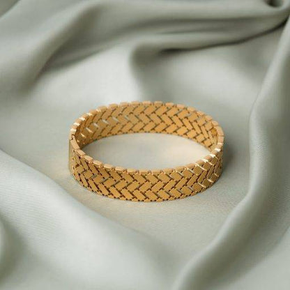 Aurion Gold Cuff - Real Flowers Pakistan