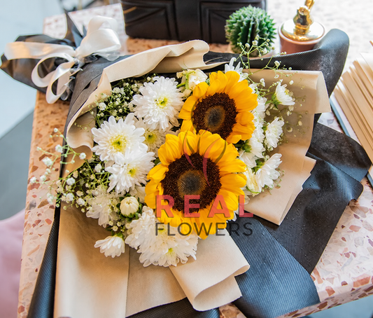 A Sparkle – Elegant Sunflower & Chrysanthemum Bouquet