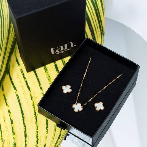 Opaline Clover Elegance Set - Real Flowers Pakistan