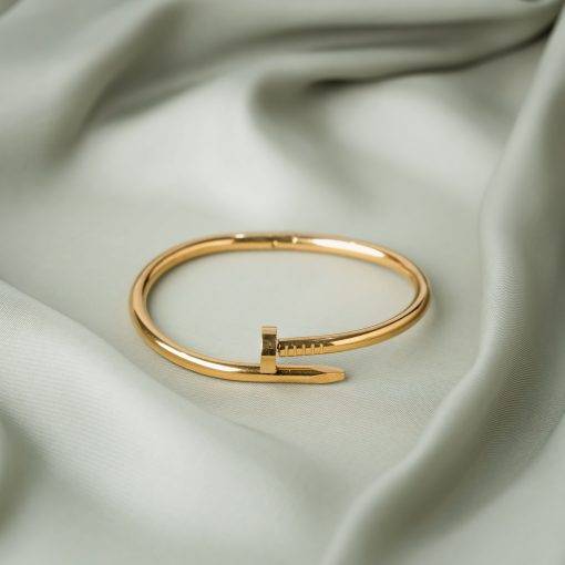 Valencia Nail Cuff - Real Flowers Pakistan