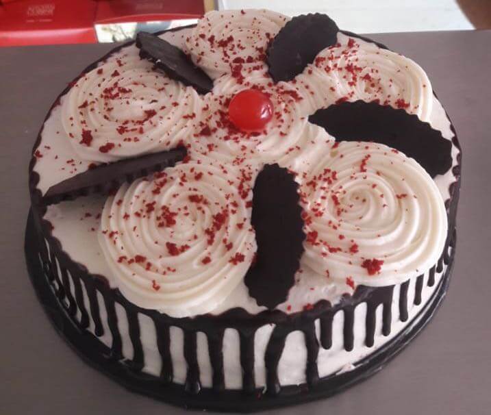 Red Velvet Cake by Kitchen Cuisine - Real Flowers Pakistan