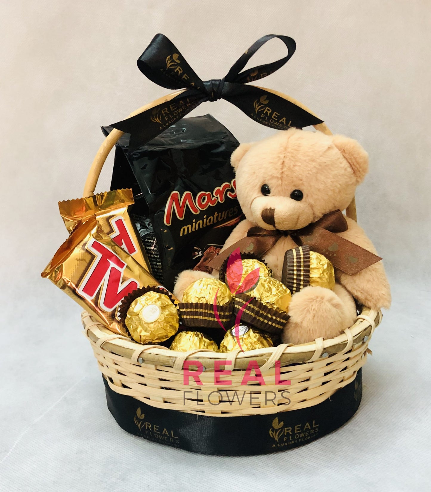 Chocolate Gift Basket - 008 - Real Flowers Pakistan