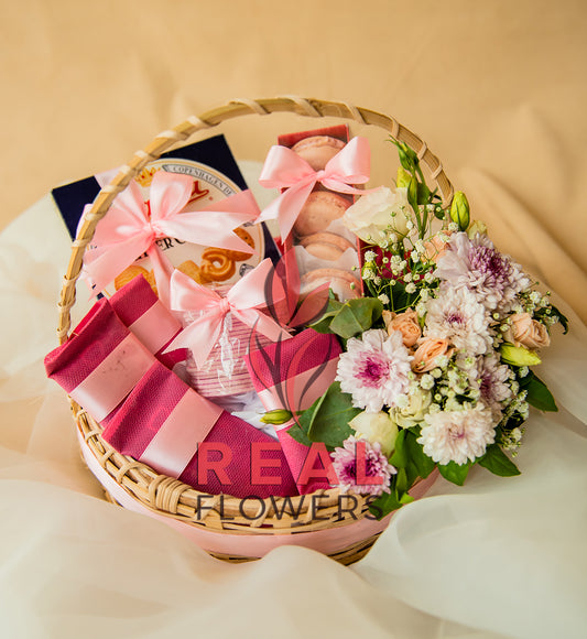 Rosy Hamper - Real Flowers Pakistan